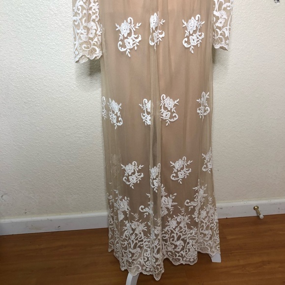 Forever 21 Maxi Dress Nude White Embroidered - Picture 9 of 11